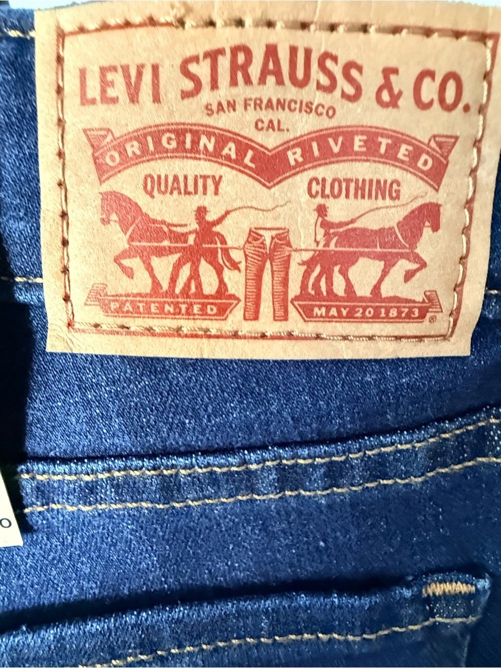 Levi's Women's Skinny Jeans in Indigo Blue Wash Size 1O NWT - Picture 6 of 6